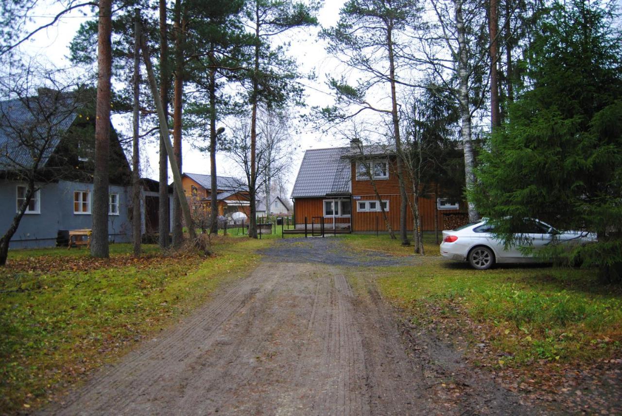 Apartment Home, A Simple House